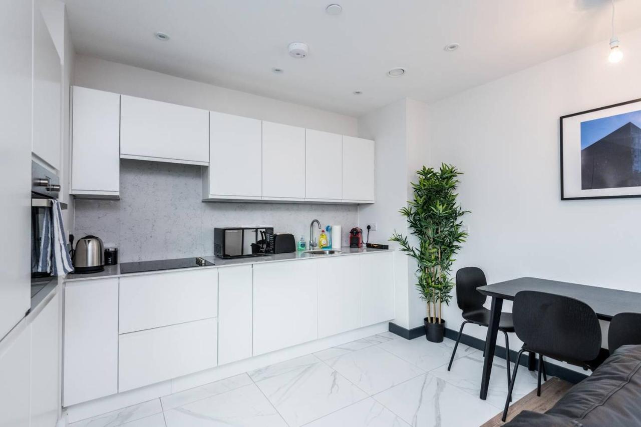 Waterfront Apartment With View Of Liver Building Liverpool Exterior foto