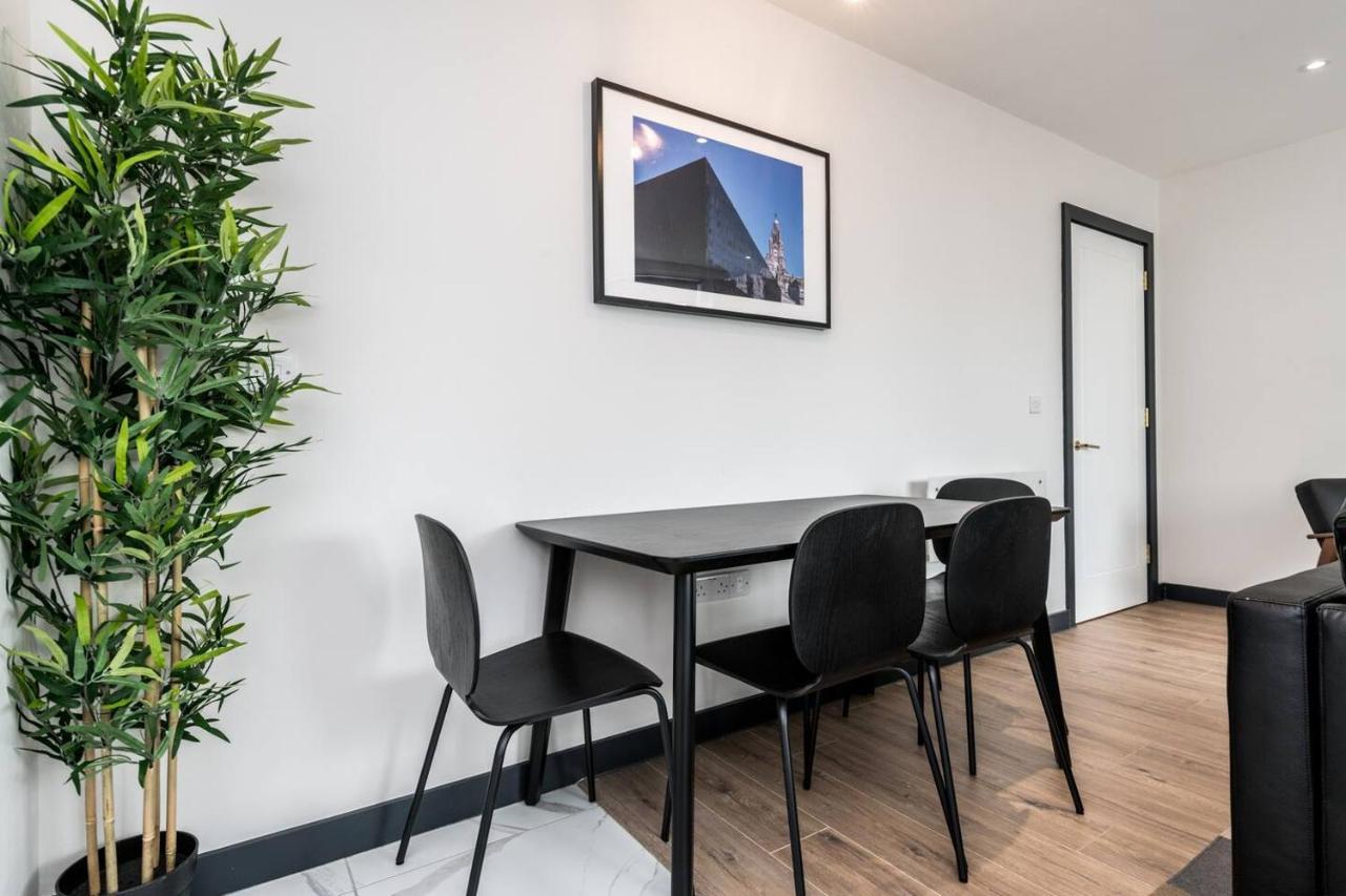 Waterfront Apartment With View Of Liver Building Liverpool Exterior foto